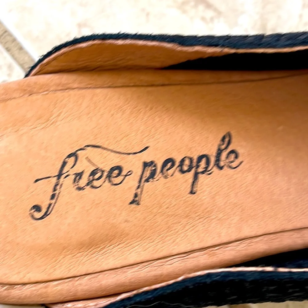 FREE PEOPLE - At ease Black Loafer Mule - sz 42 - Picture 5 of 7